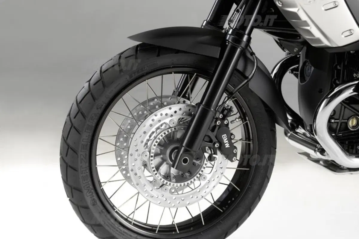 BMW Motorrad presenta la BMW R 1200 GS “Triple Black” (4)
