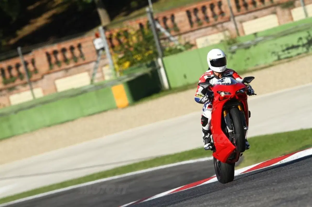 Ducati 848 EVO  (8)
