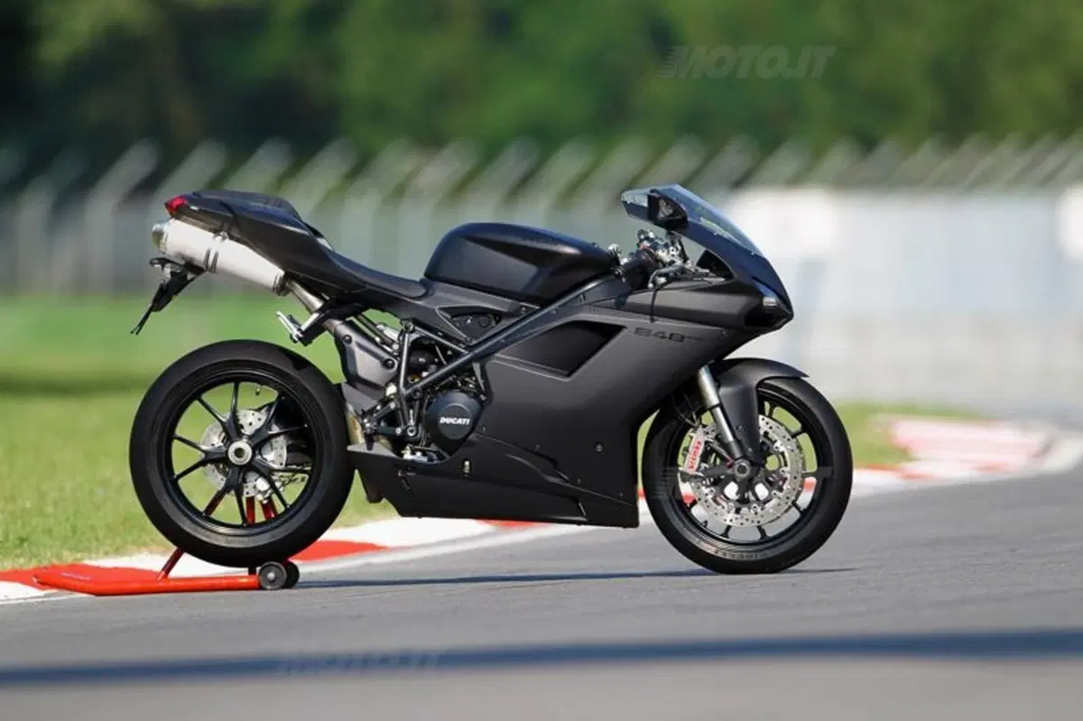 Ducati 848 EVO  (12)