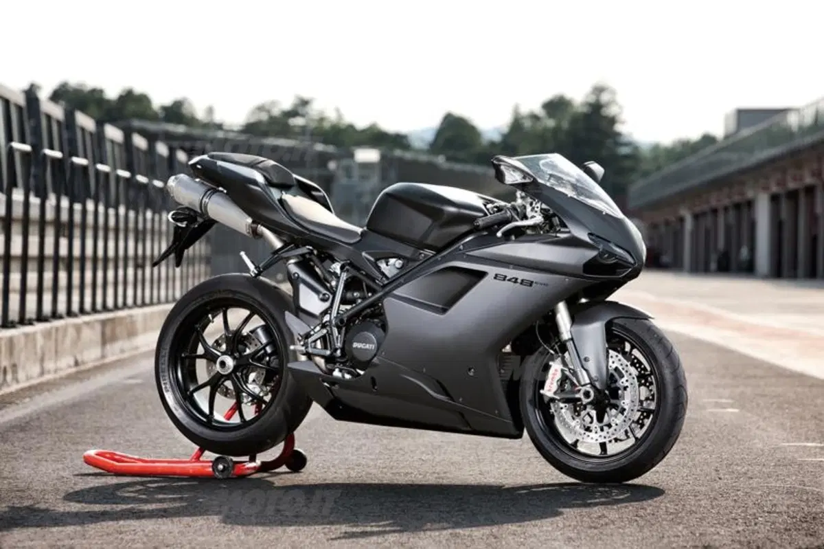 Ducati 848 EVO  (13)