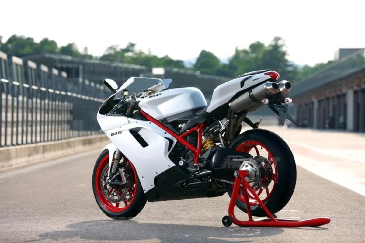 Ducati 848 EVO  (14)
