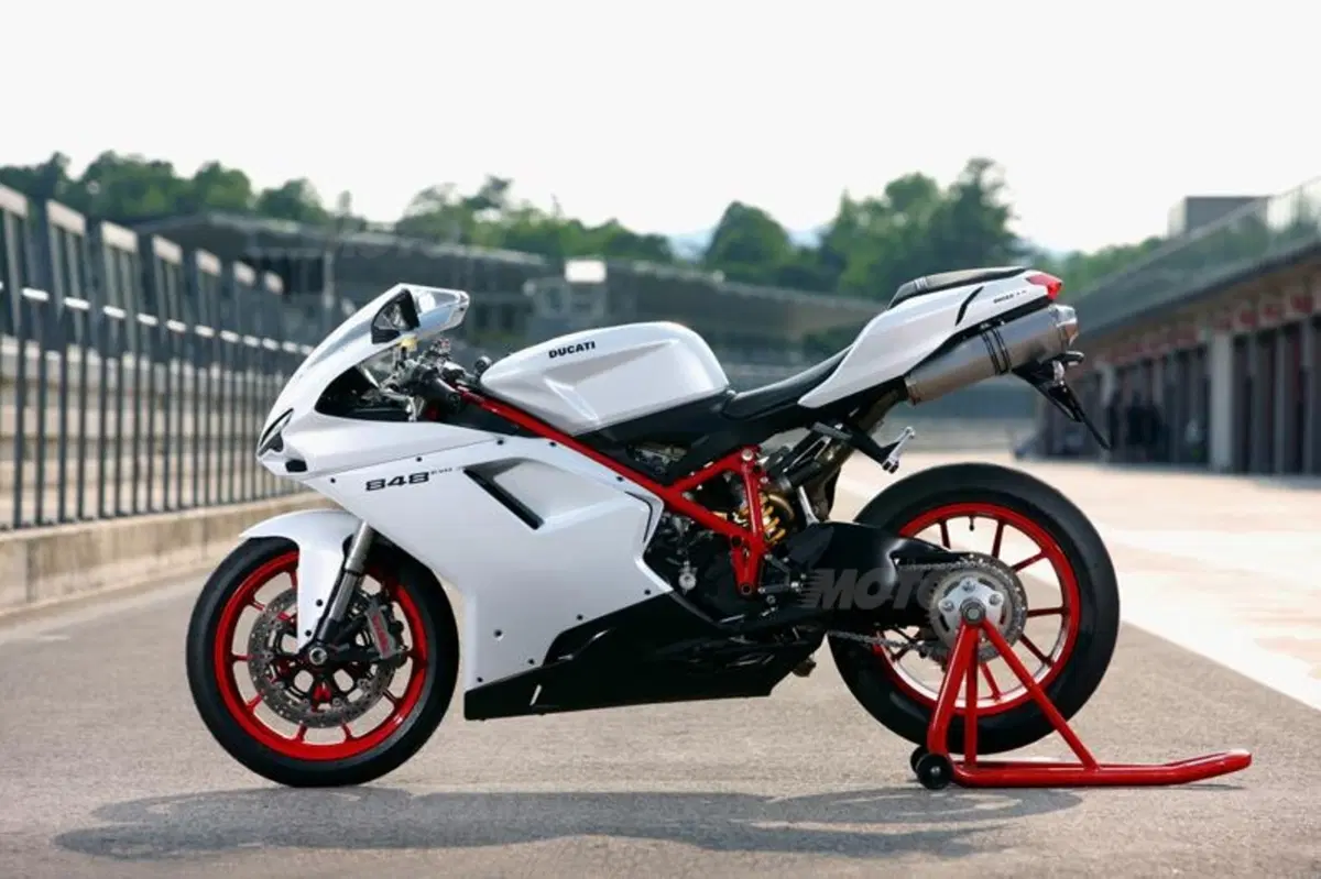 Ducati 848 EVO  (15)