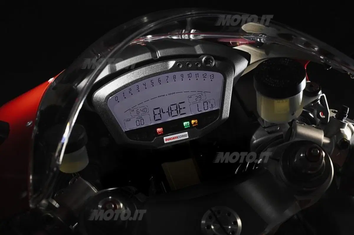 Ducati 848 EVO  (17)