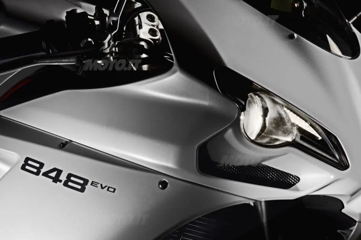Ducati 848 EVO  (20)