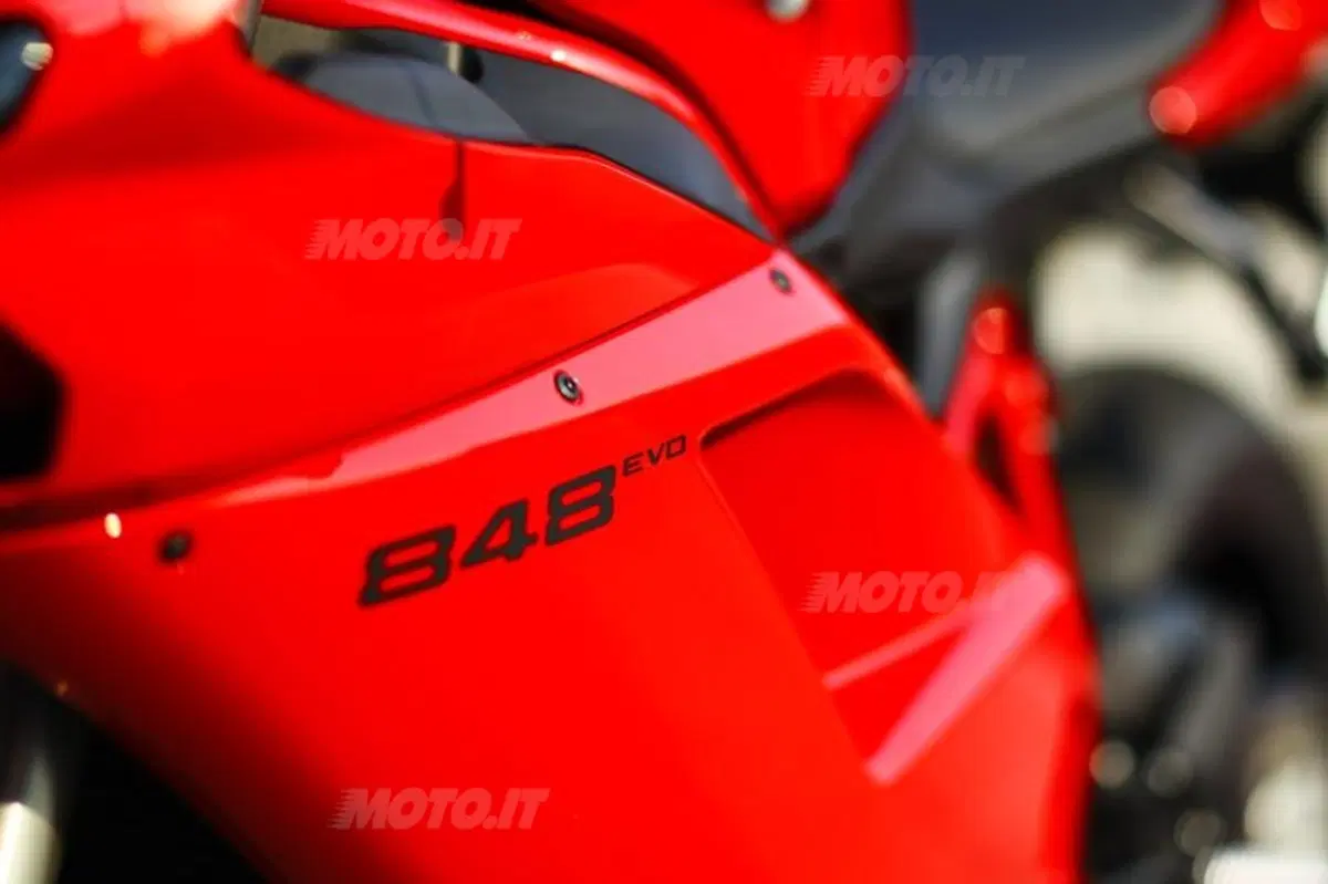 Ducati 848 EVO  (24)