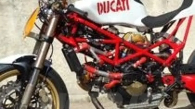 Ducati 9&frac12;. Tributo agli anni '70