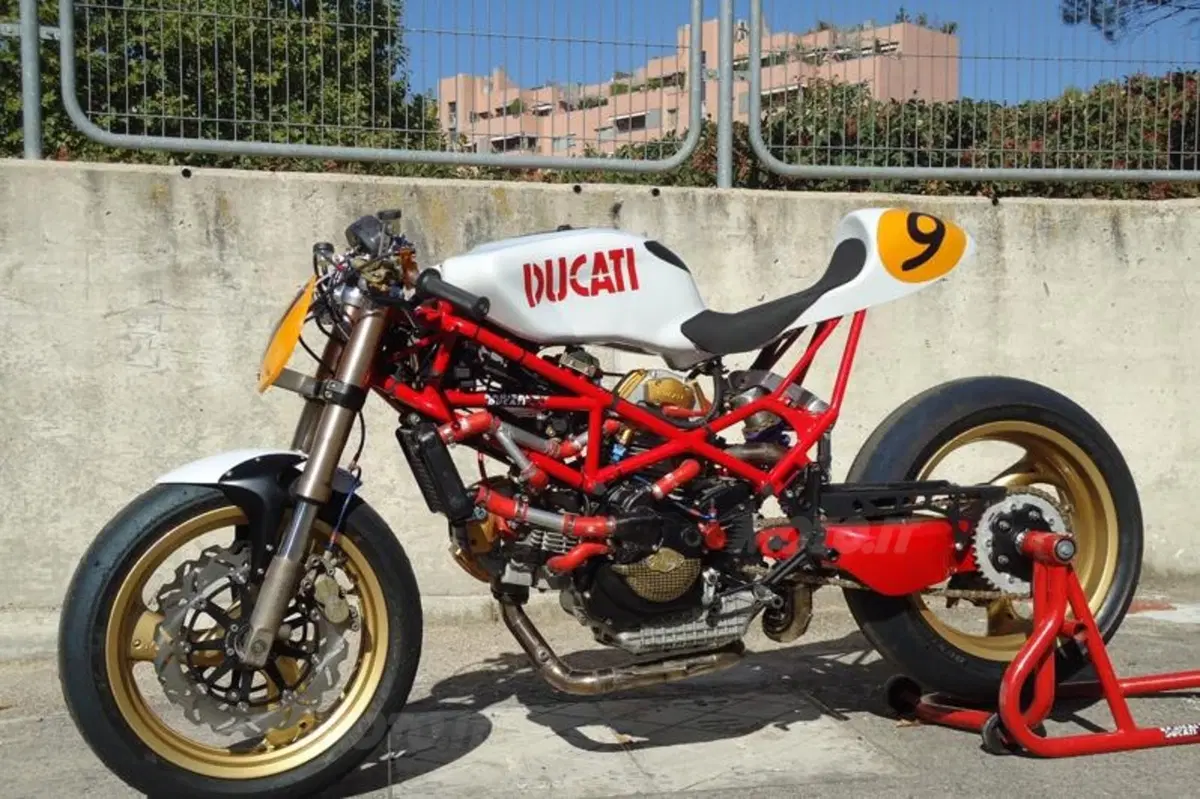 Ducati 9½. Tributo agli anni '70 (2)