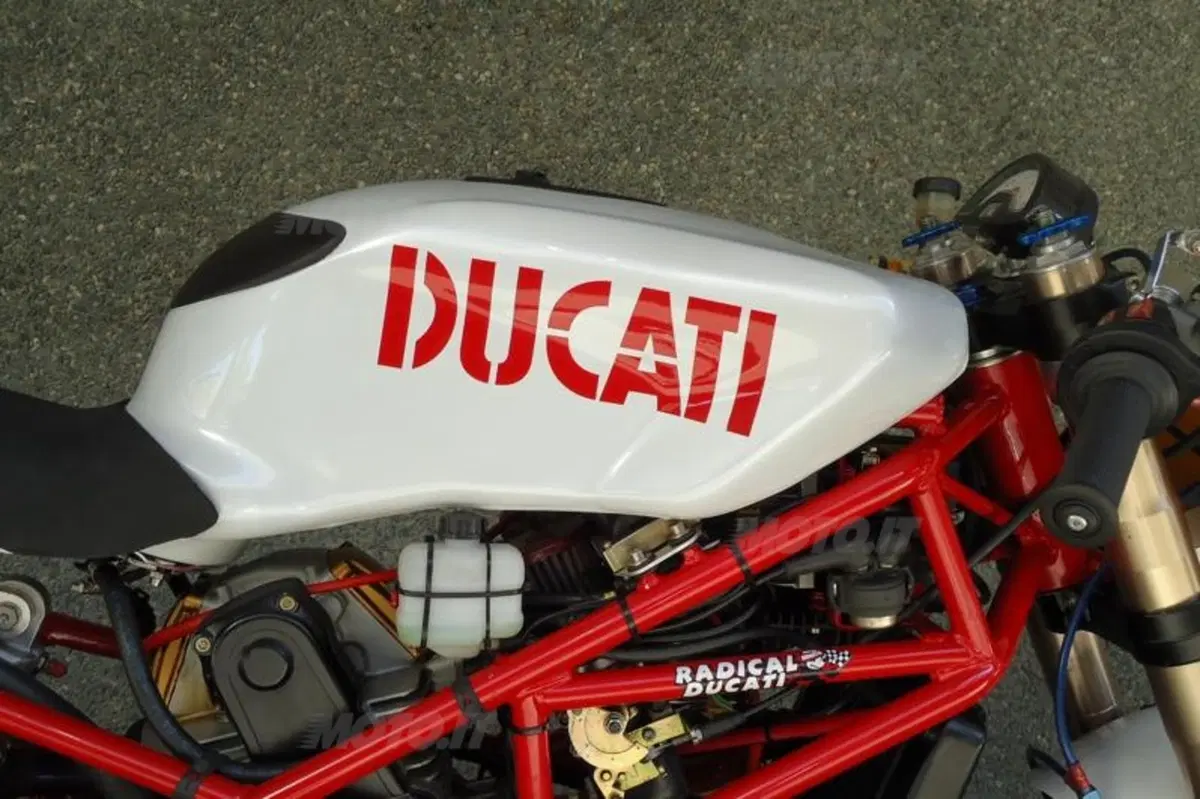 Ducati 9½. Tributo agli anni '70 (3)