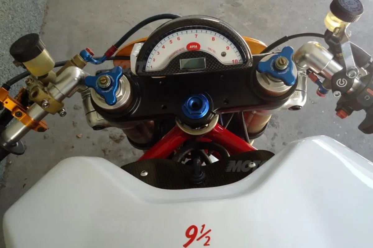 Ducati 9½. Tributo agli anni '70 (6)
