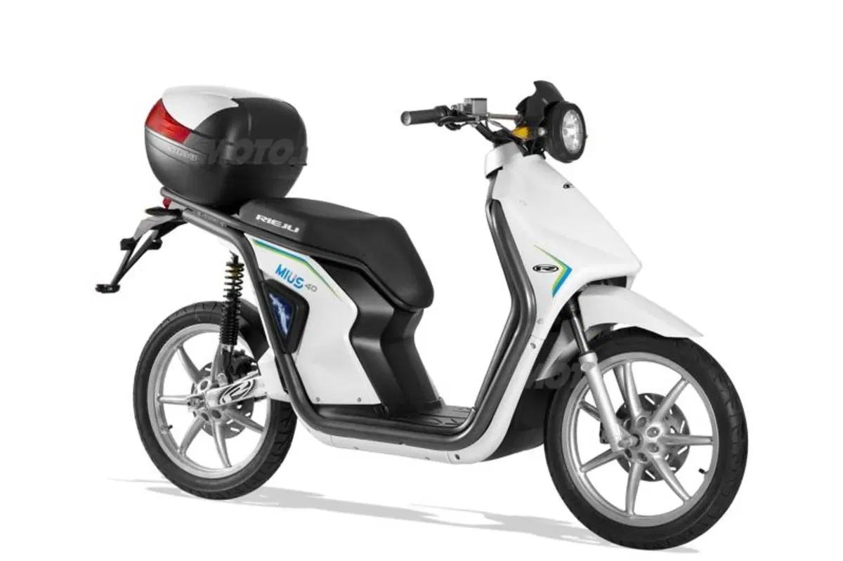Rieju presenta le novità 2011 (2)