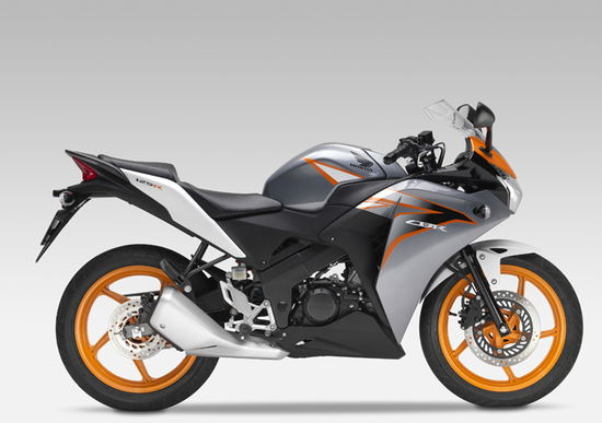 Honda presenta al Salone di Milano la CBR 125R 2011