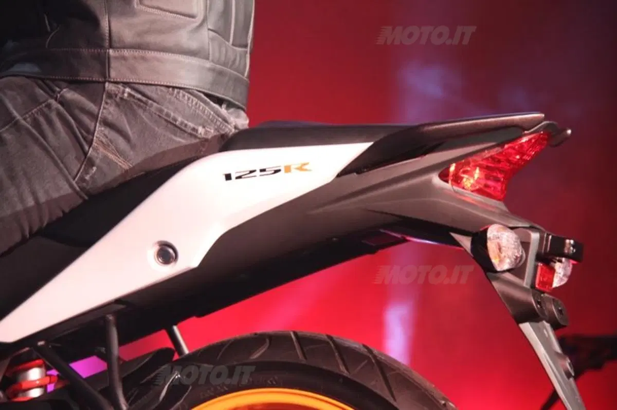 Honda presenta al Salone di Milano la CBR 125R 2011 (3)