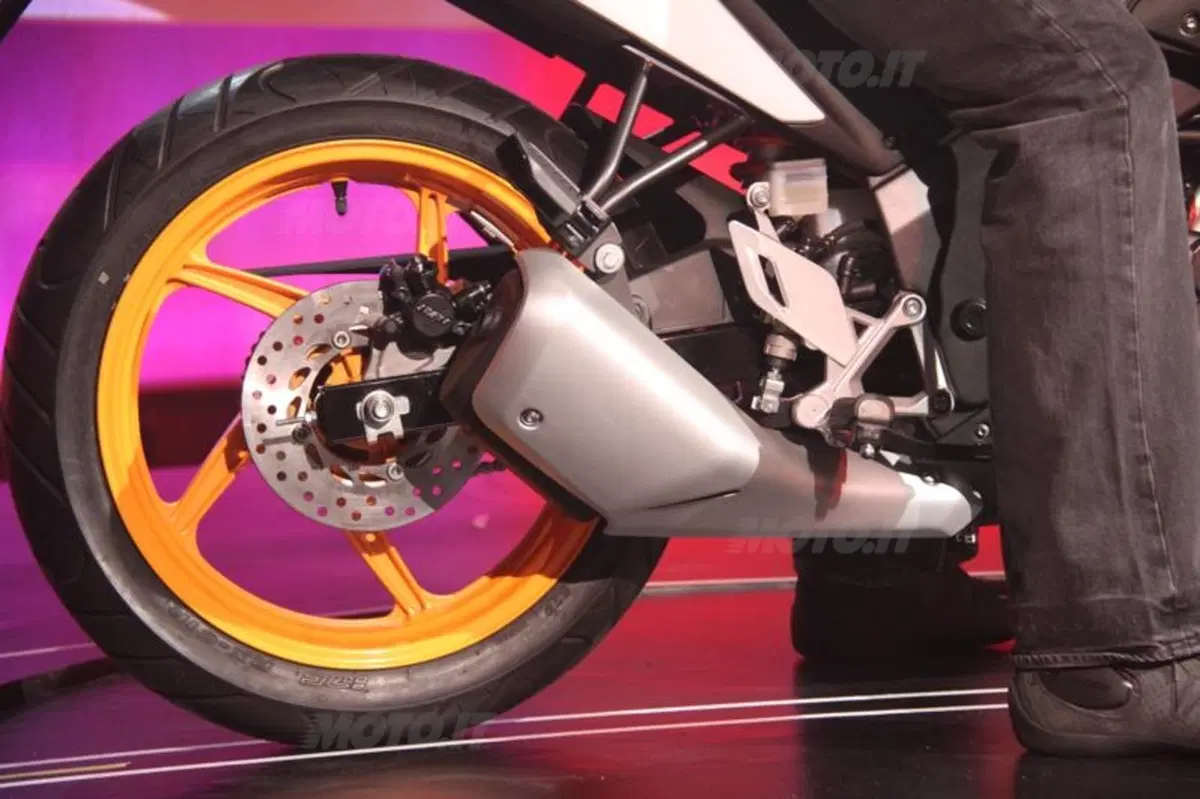 Honda presenta al Salone di Milano la CBR 125R 2011 (6)