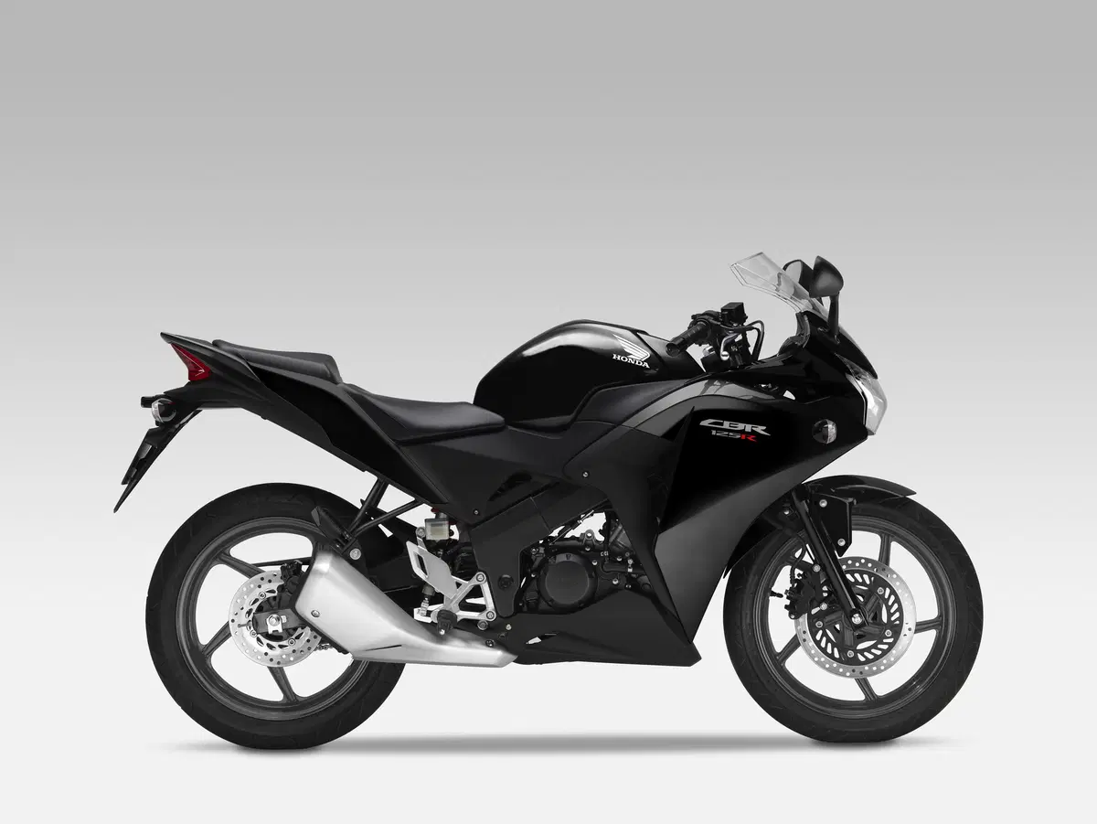 Honda presenta al Salone di Milano la CBR 125R 2011 (9)