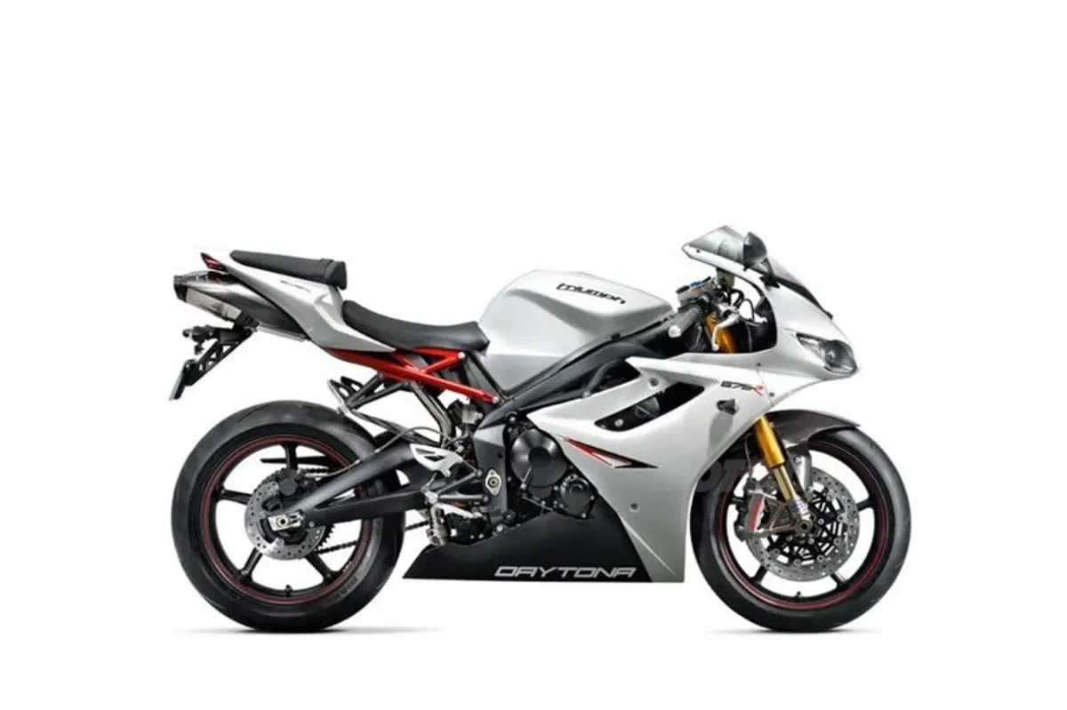 Triumph Daytona 675R: la vedremo all'EICMA (5)