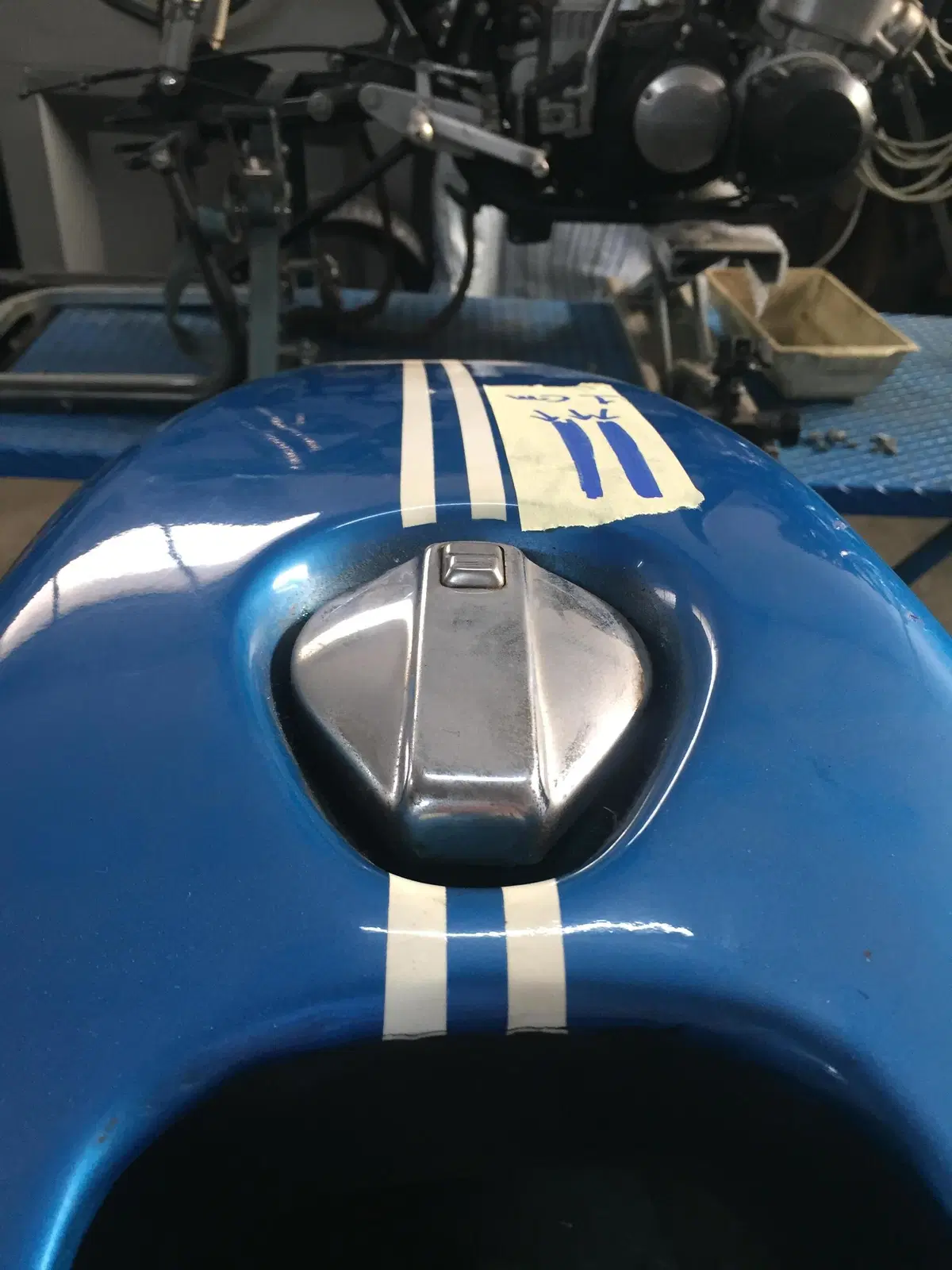 Suzuki GT 750 S Vallelunga: il restauro della moto supersportiva anni '70 (18)