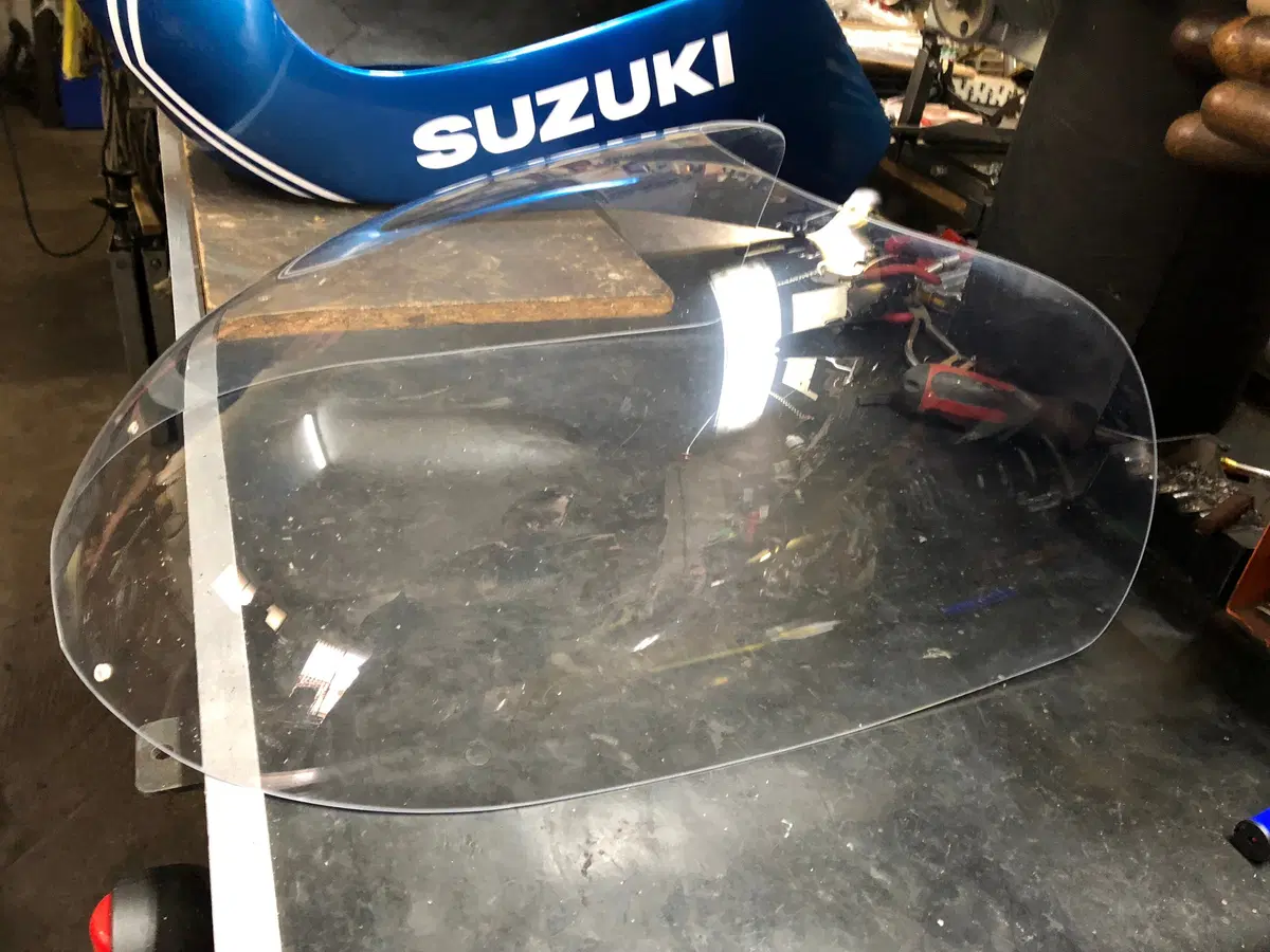 Suzuki GT 750 S Vallelunga: il restauro della moto supersportiva anni '70 (32)