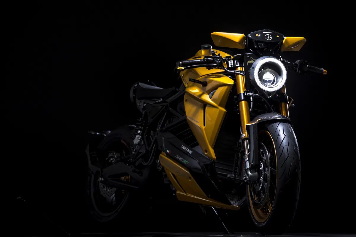 Bolid-E: com'è fatta la moto intelligente pensata da Energica e Samsung 