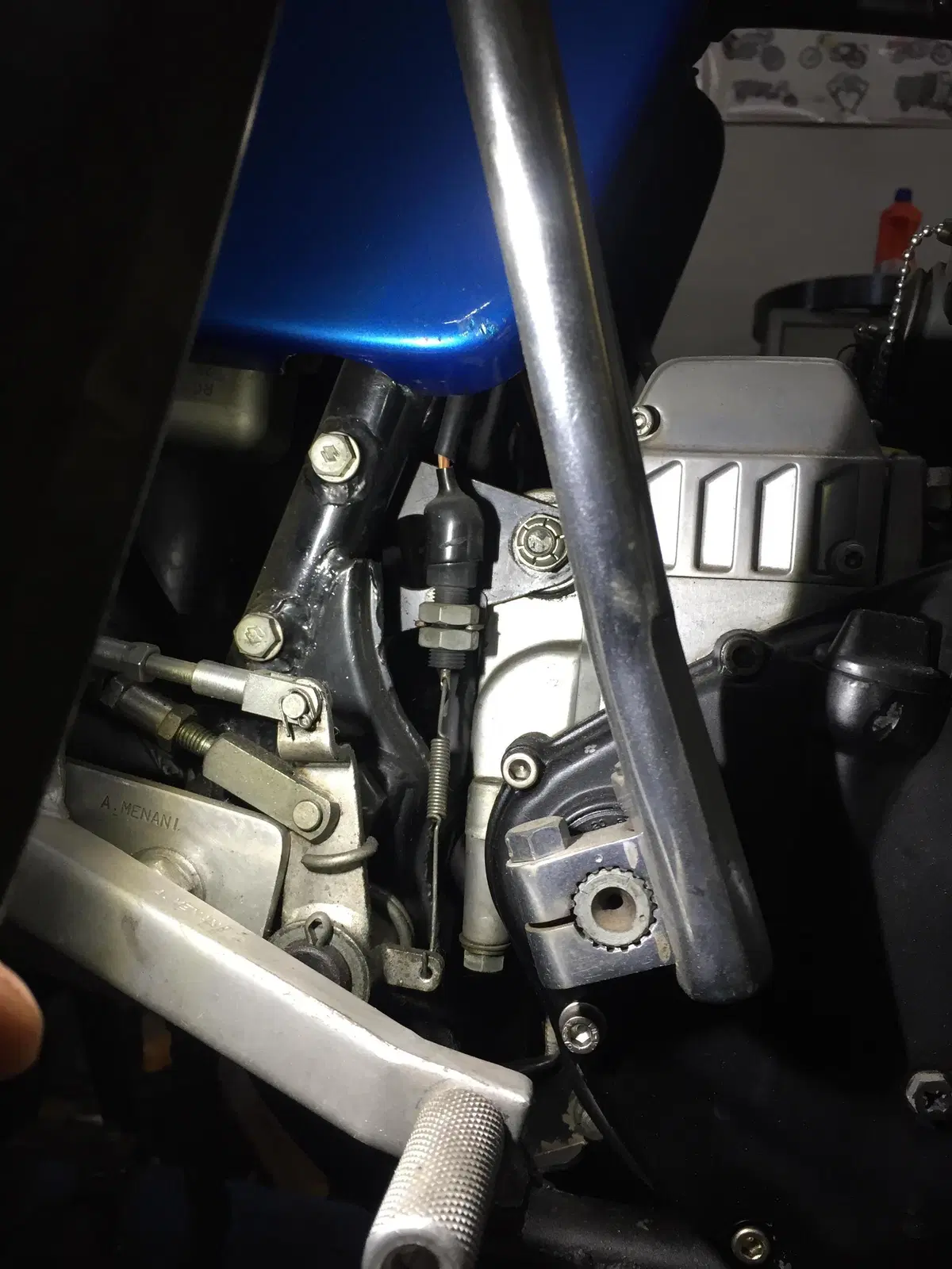Suzuki GT 750 S Vallelunga: il restauro della moto supersportiva anni '70 (23)