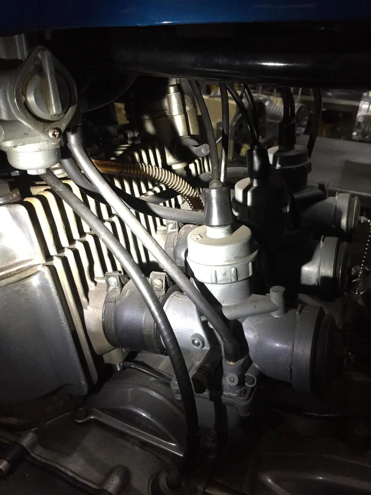 Suzuki GT 750 S Vallelunga: il restauro della moto supersportiva anni '70 (27)