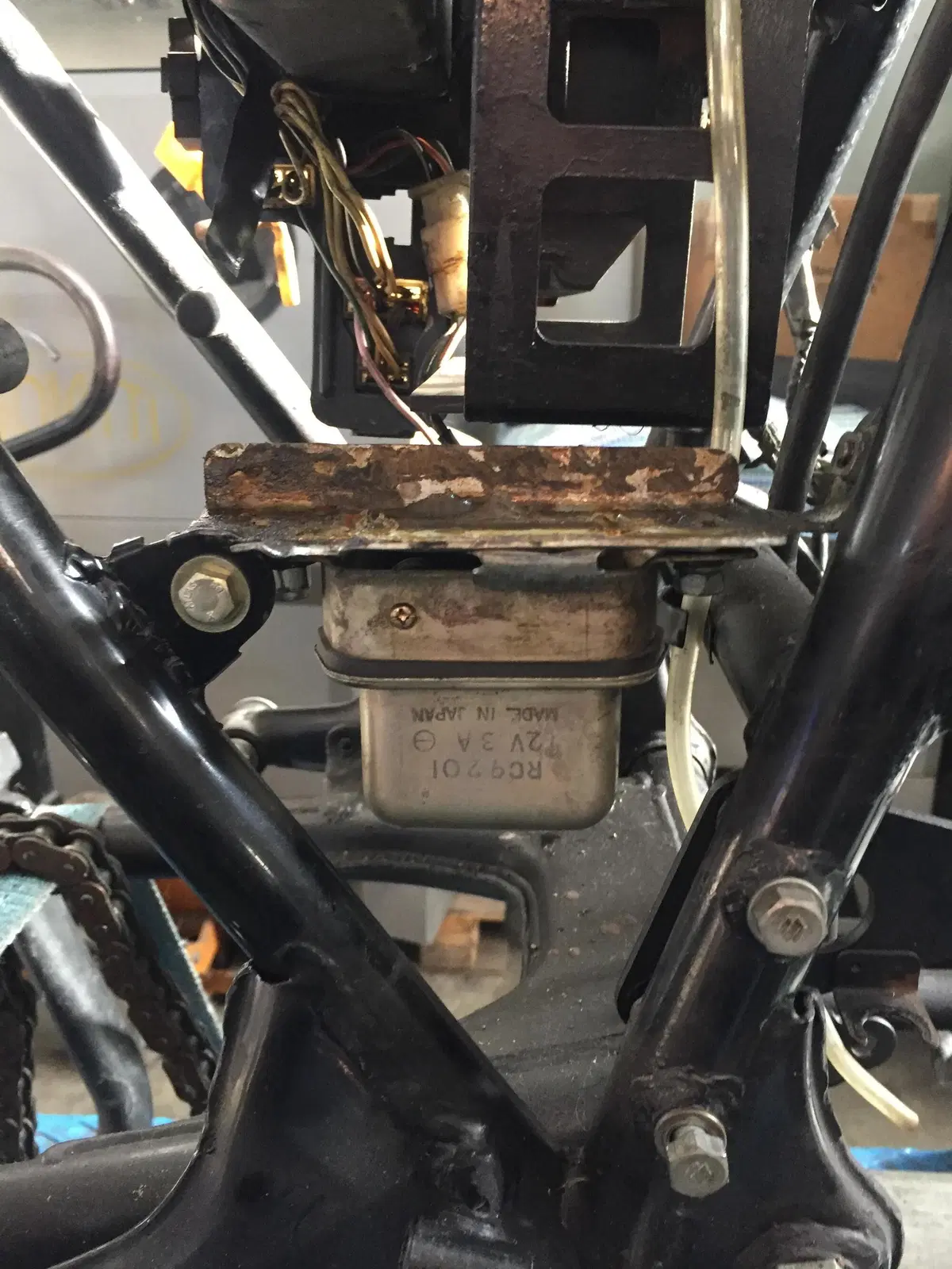 Suzuki GT 750 S Vallelunga: il restauro della moto supersportiva anni '70 (49)