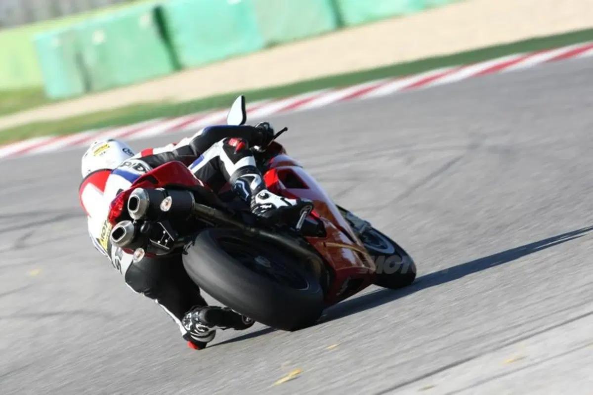 Ducati 1198 SP  (4)