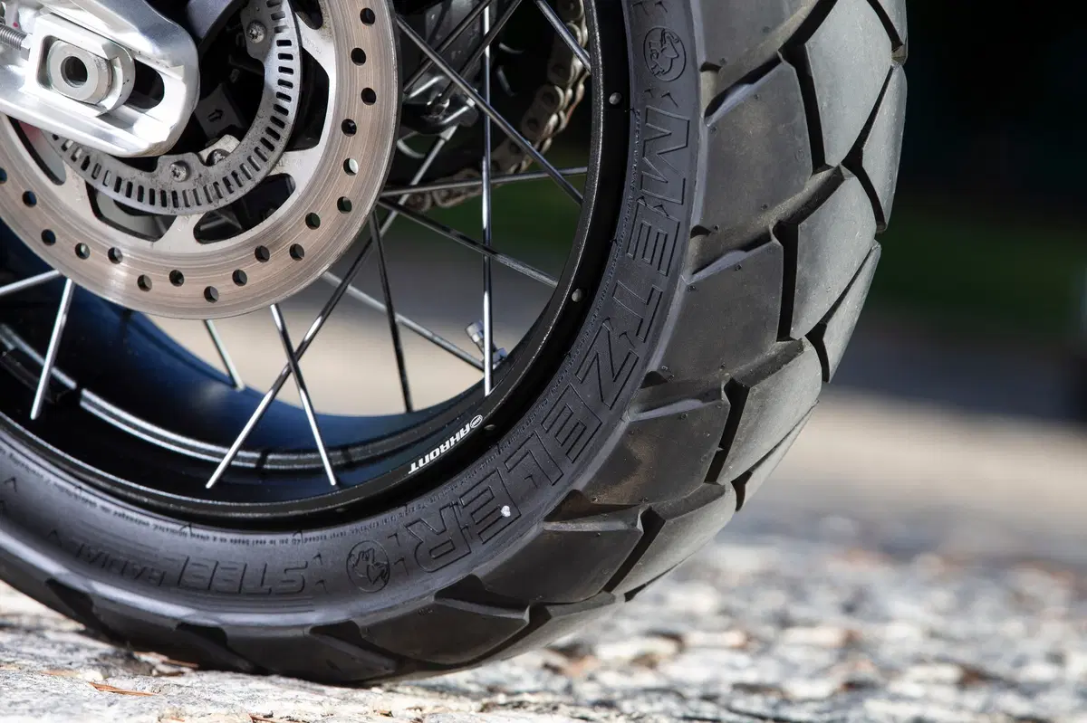 Triumph Scrambler 1200 XE XC 2019: TEST, la prima col 21 davanti! (61)