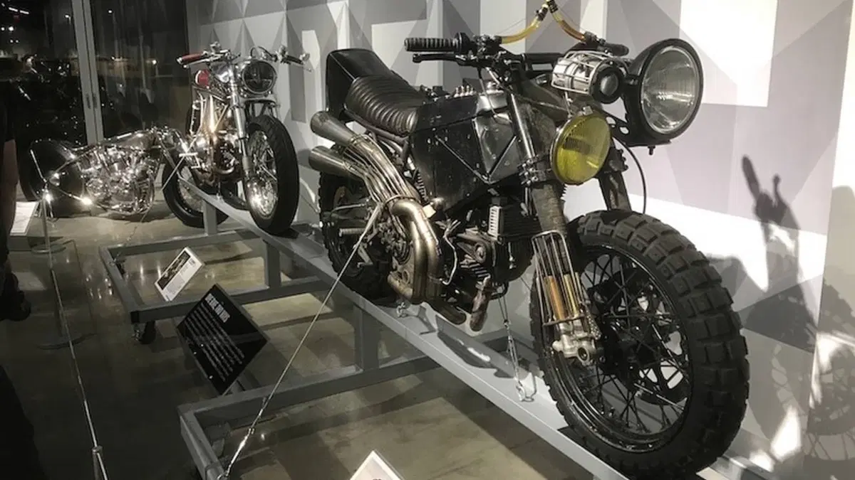 Ducati 900SS: una special pensata per il fango da El Solitario  (10)