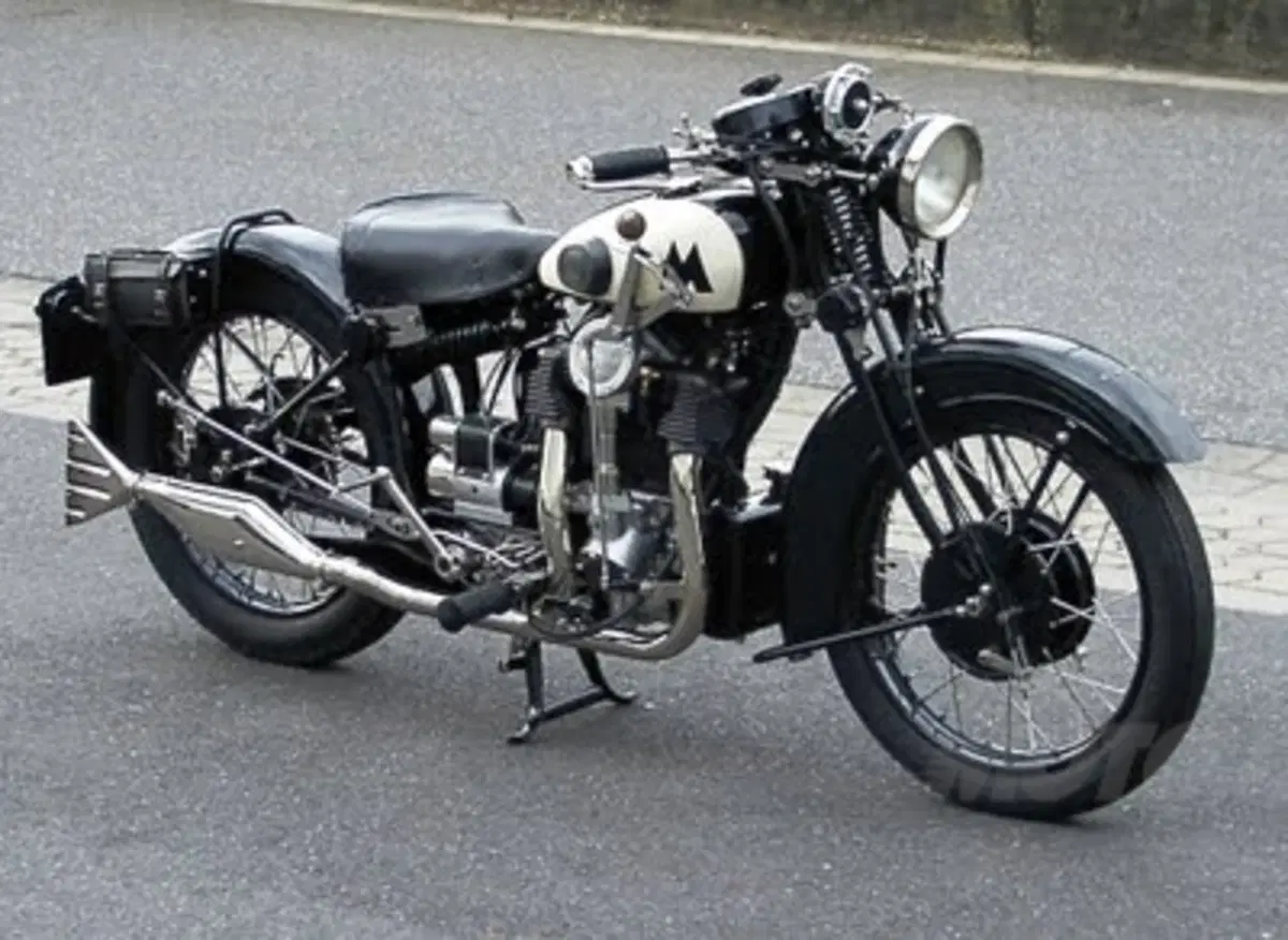 Massimo Clarke: "Motori a V stretto" (3)