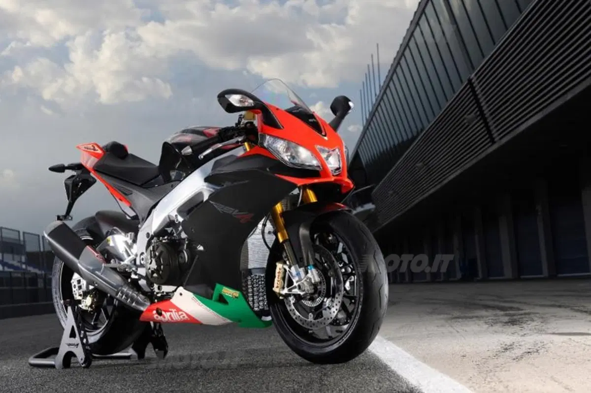 Test. Aprilia RSV4 Factory APRC Special Edition
