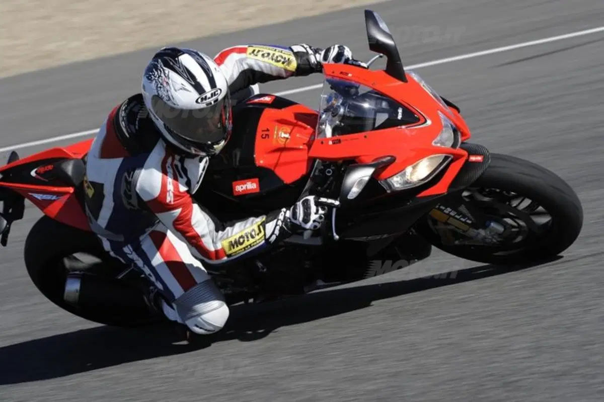 Test. Aprilia RSV4 Factory APRC Special Edition (2)