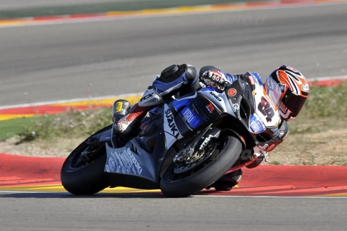 Checa è il più veloce sul circuito di Aragon (9)