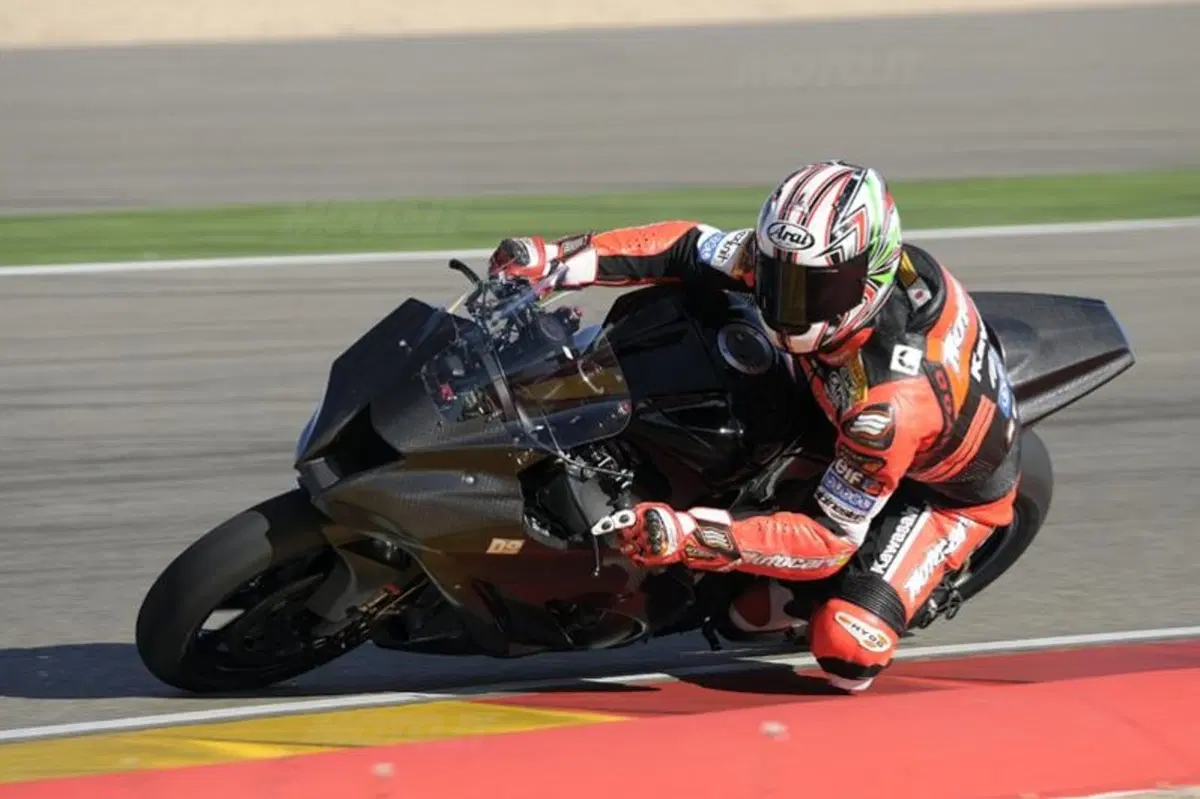Checa è il più veloce sul circuito di Aragon (10)