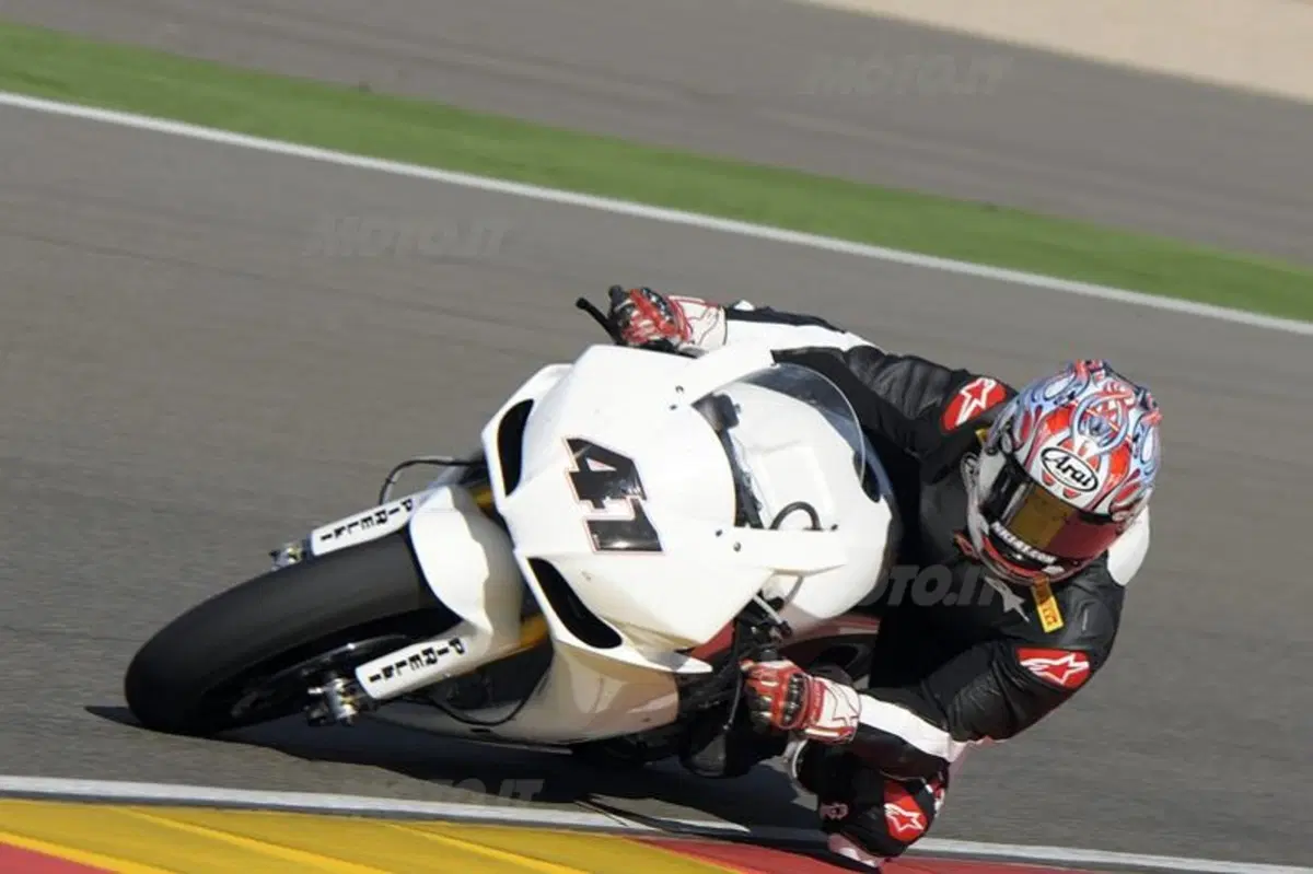 Checa è il più veloce sul circuito di Aragon (11)