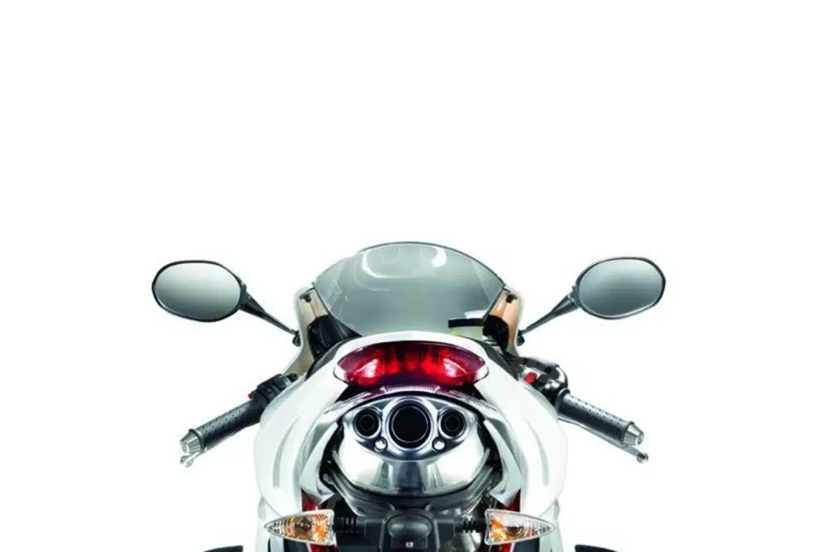 Triumph Daytona 675R. Dalla strada alla pista (6)