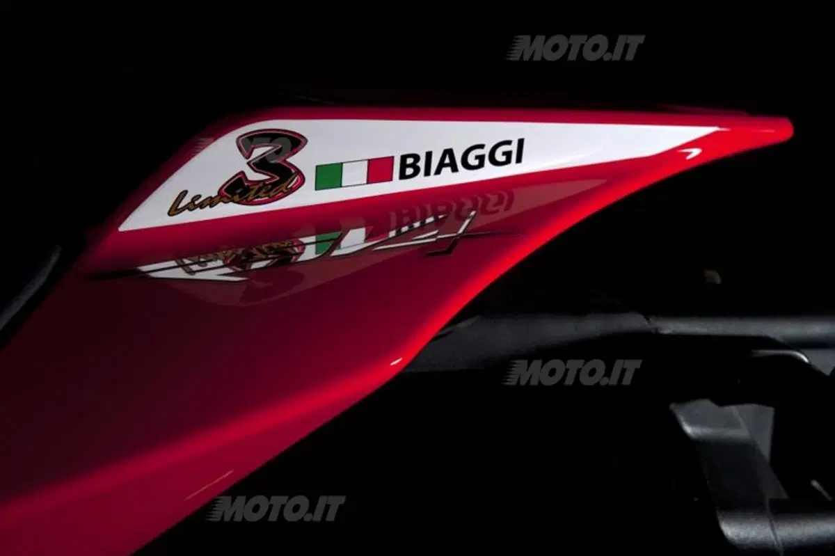 Aprilia RSV4 Factory APRC Special Edition  (24)