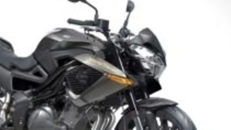 Benelli compie 100 anni e ridipinge la TNT 
