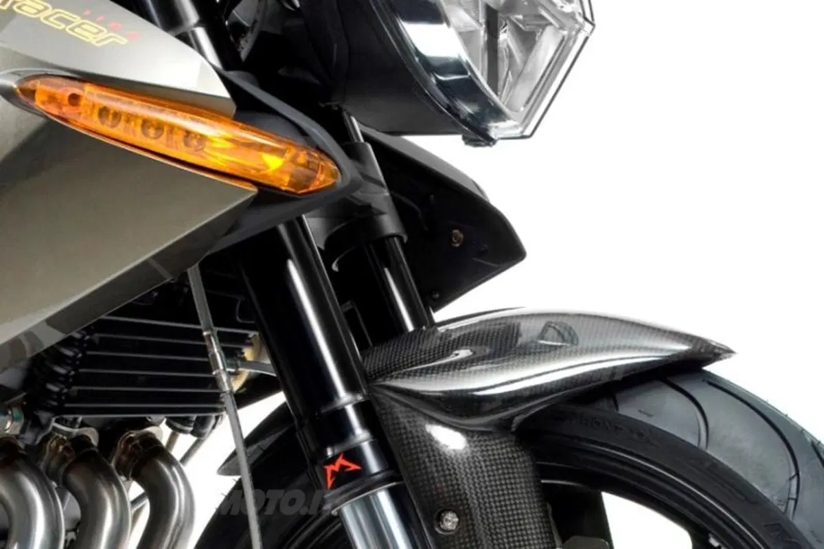 Benelli compie 100 anni e ridipinge la TNT 