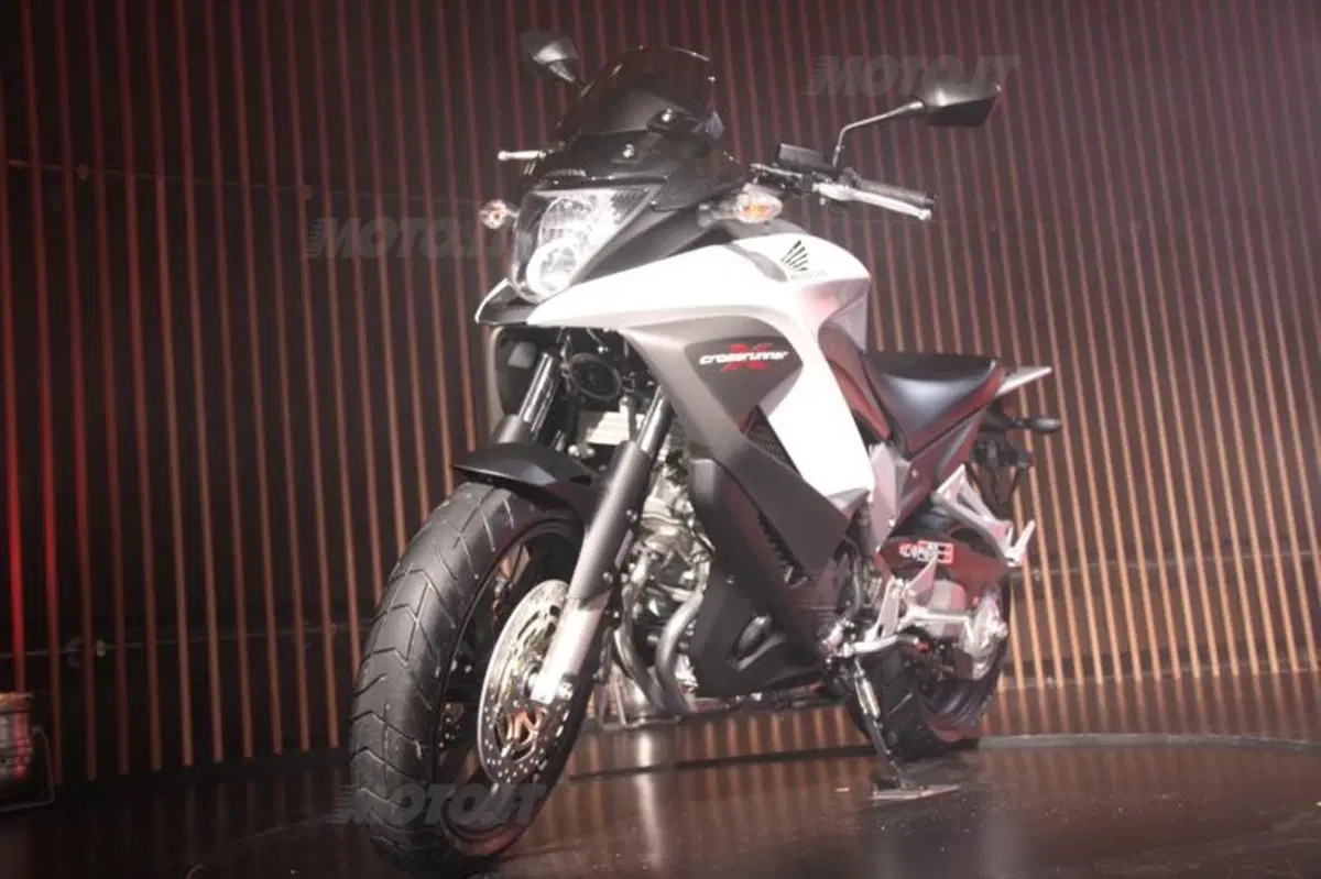 La novità Honda più attesa: EICMA svela la Crossrunner (5)