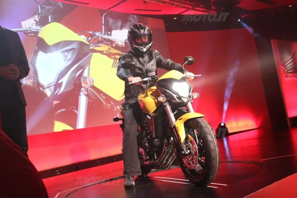 Honda Hornet e Hornet ABS 2011 al Salone di Milano (3)