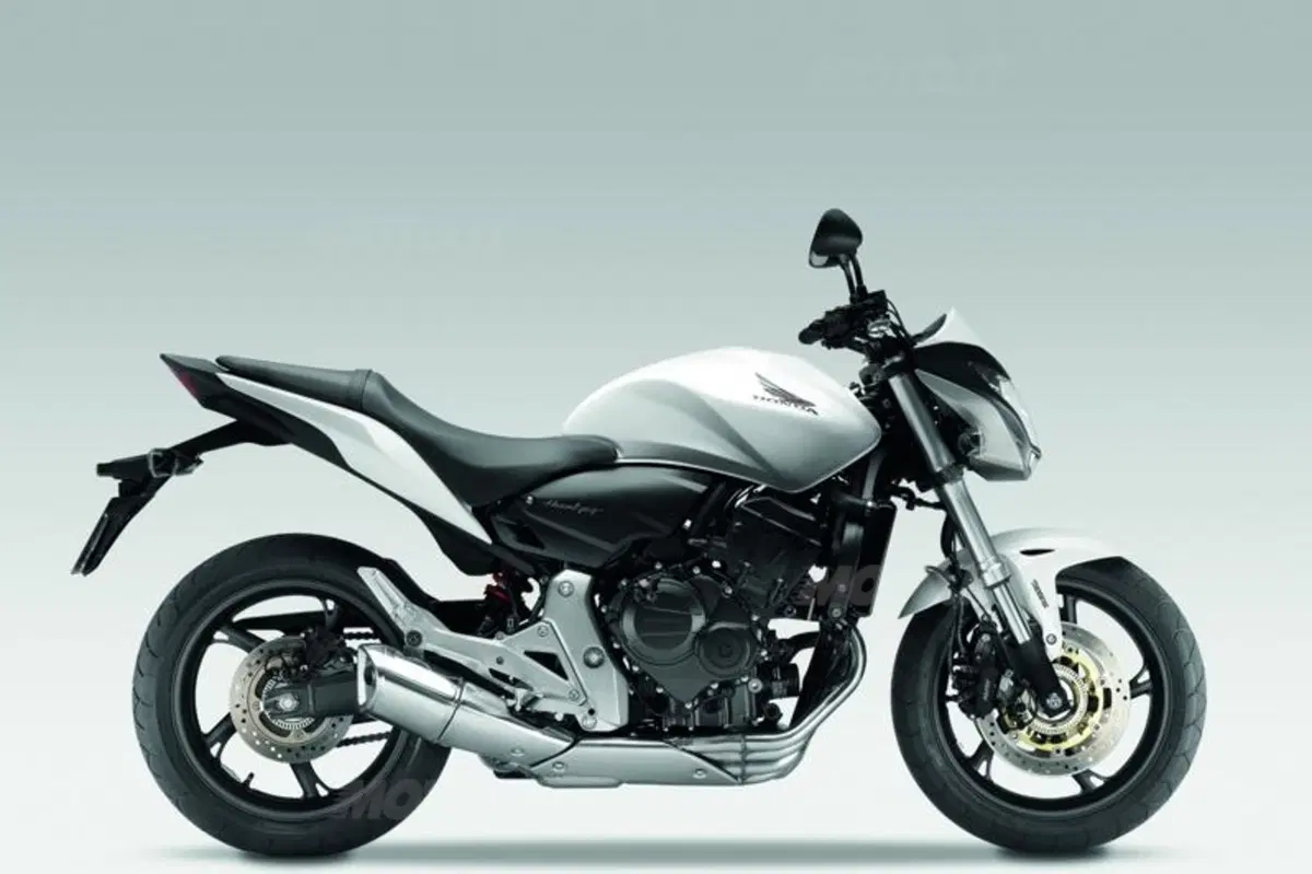 Honda Hornet e Hornet ABS 2011 al Salone di Milano (10)
