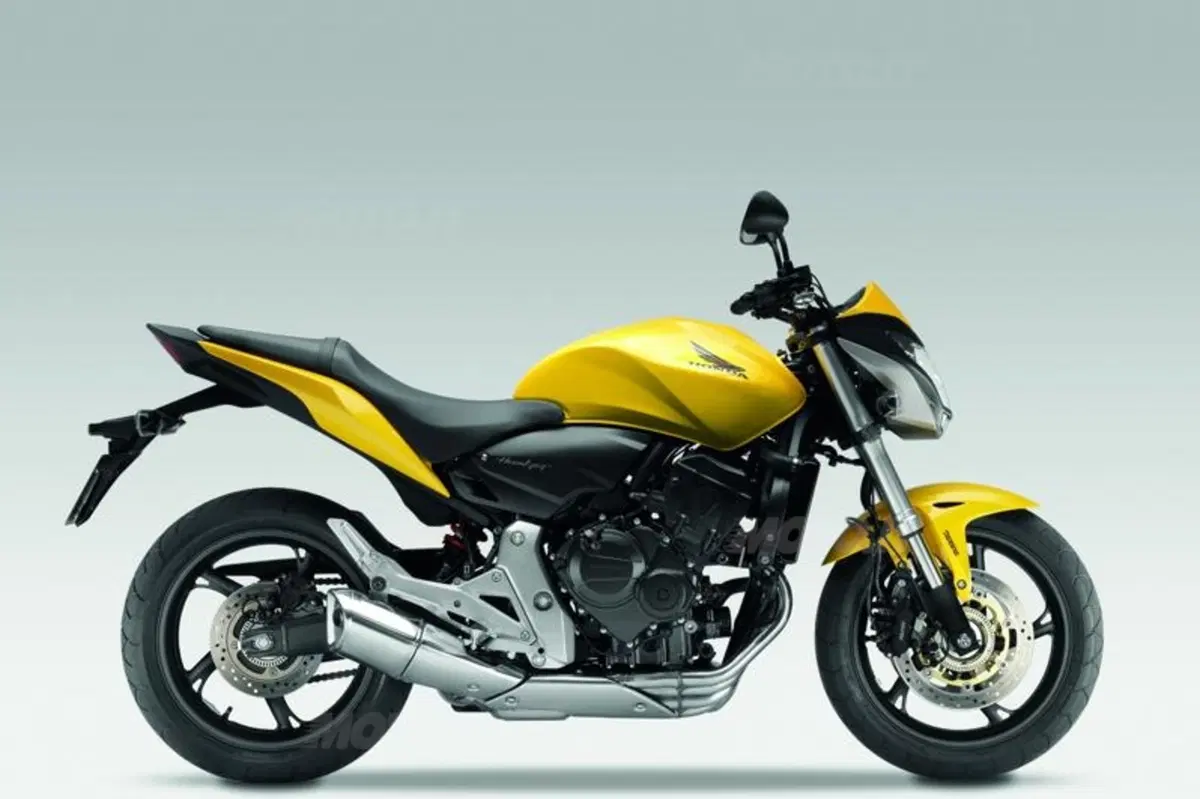 Honda Hornet e Hornet ABS 2011 al Salone di Milano (11)