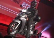 Al Salone di Milano EICMA Honda presenta l'SH300i 2011