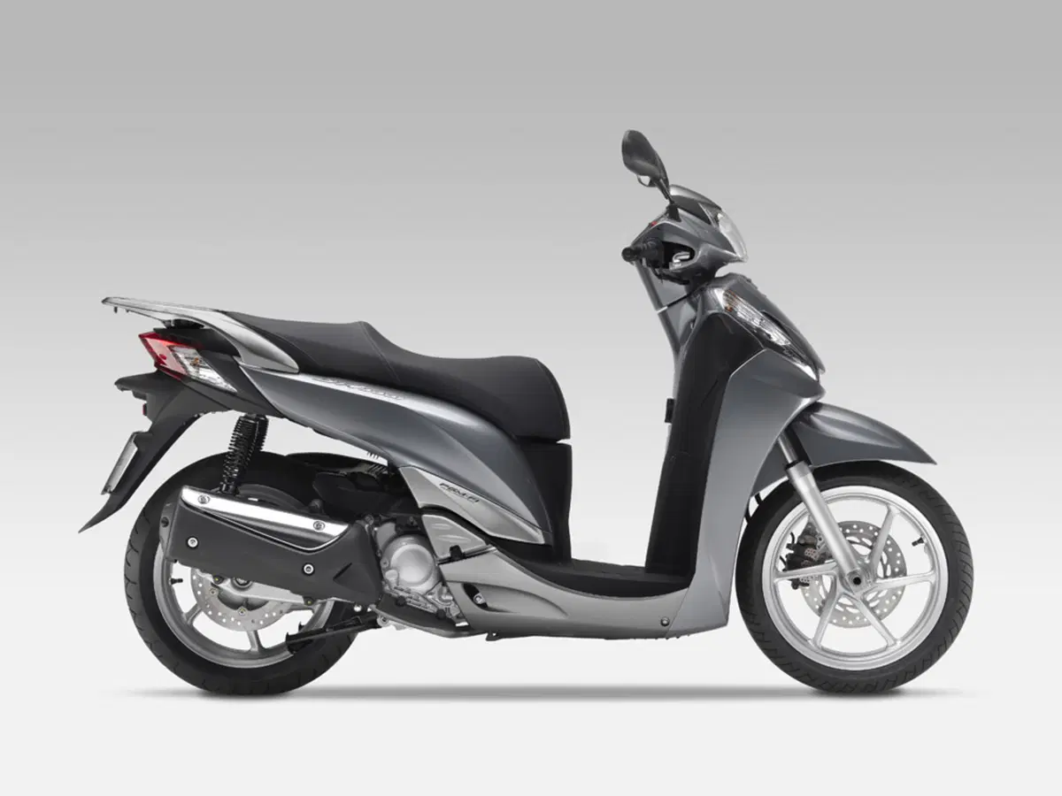 Al Salone di Milano EICMA Honda presenta l'SH300i 2011 (14)