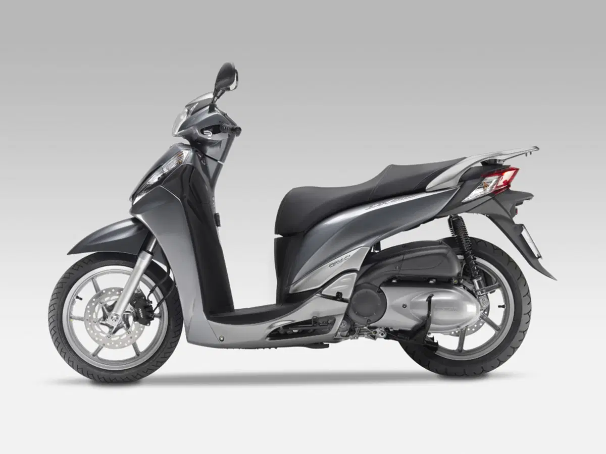 Al Salone di Milano EICMA Honda presenta l'SH300i 2011 (15)