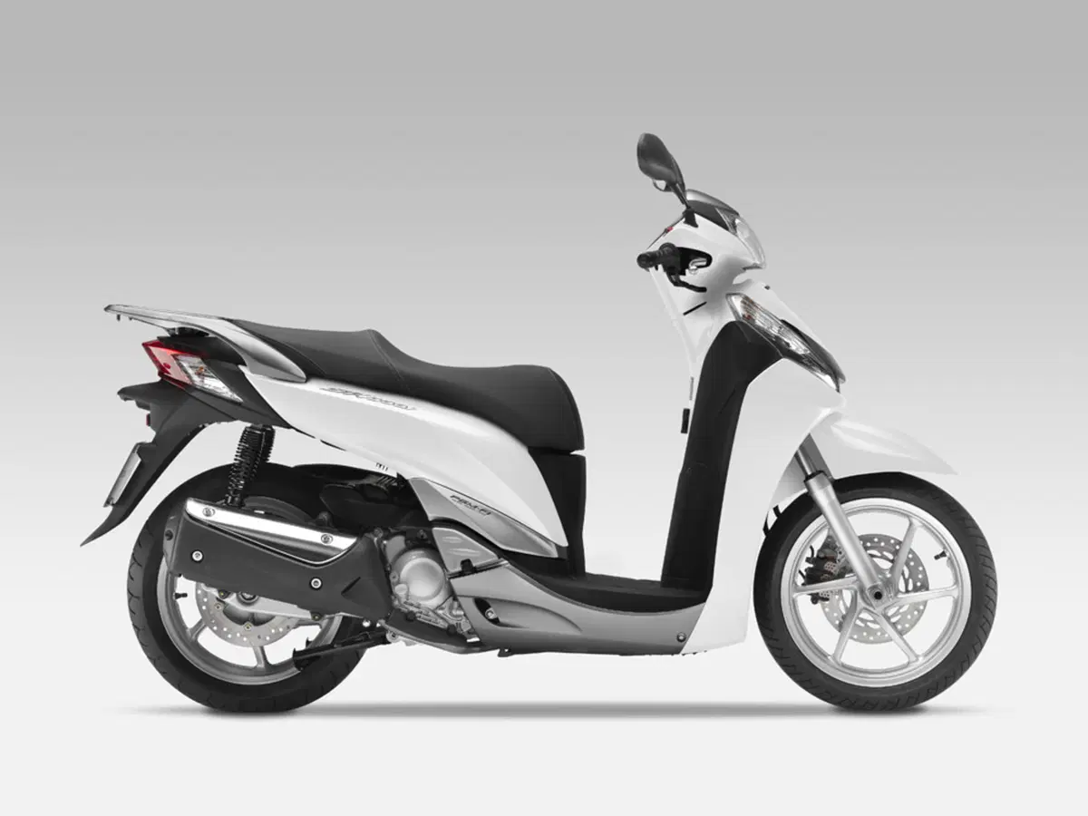 Al Salone di Milano EICMA Honda presenta l'SH300i 2011 (17)