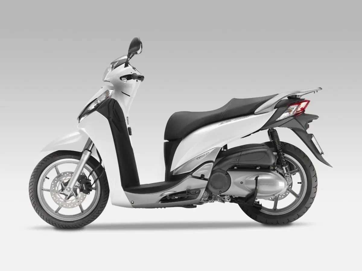Al Salone di Milano EICMA Honda presenta l'SH300i 2011 (18)