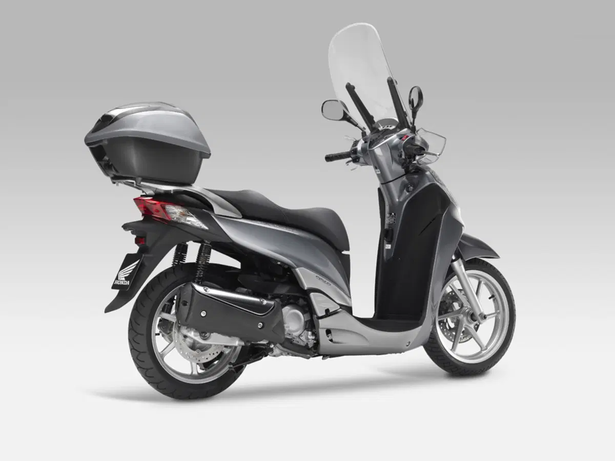 Al Salone di Milano EICMA Honda presenta l'SH300i 2011 (23)