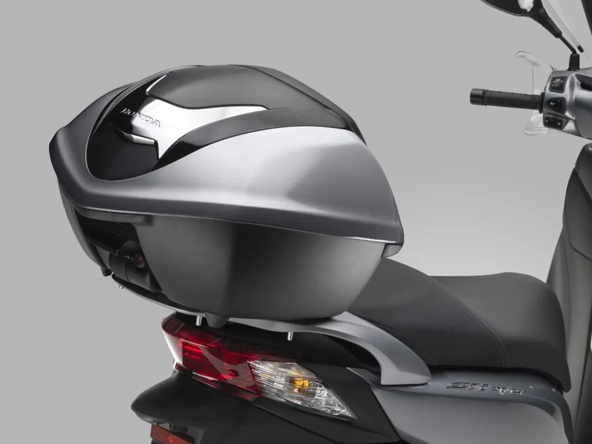 Al Salone di Milano EICMA Honda presenta l'SH300i 2011 (26)