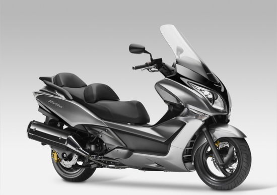 Honda presenta al Salone di Milano l'SW-T600 2011